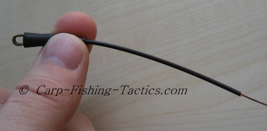 The tubing section which creates a tangle-free carp fishing rig
