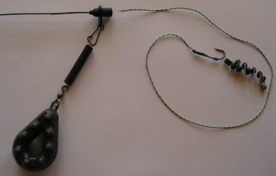 A detailed picture of Semi-fixed carp rig added to leadcore leader